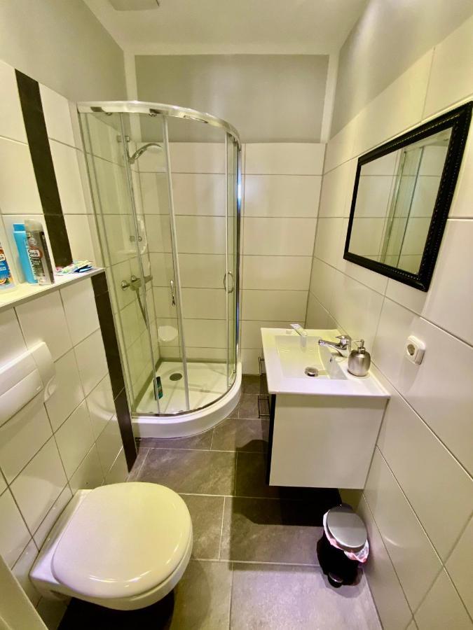 Business Apartment Near Neuss/Duesseldorf コルシェンブロイヒ エクステリア 写真